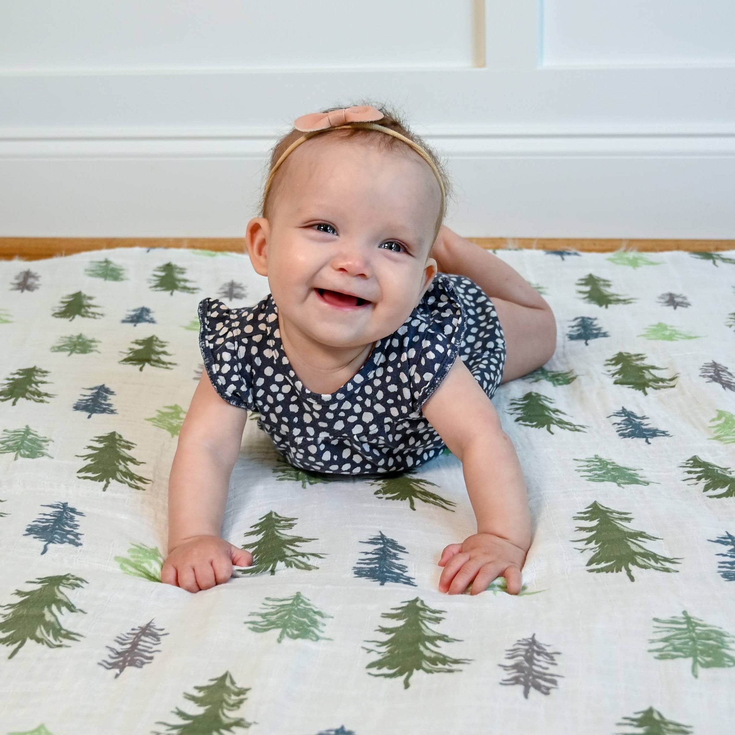 LollyBanks - Pine Tree Baby Swaddle Blanket