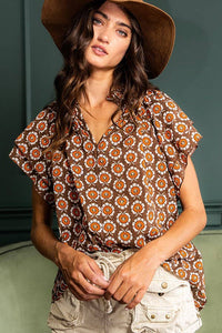 Ruffled Short Sleeve Floral Print Blouse: Brown